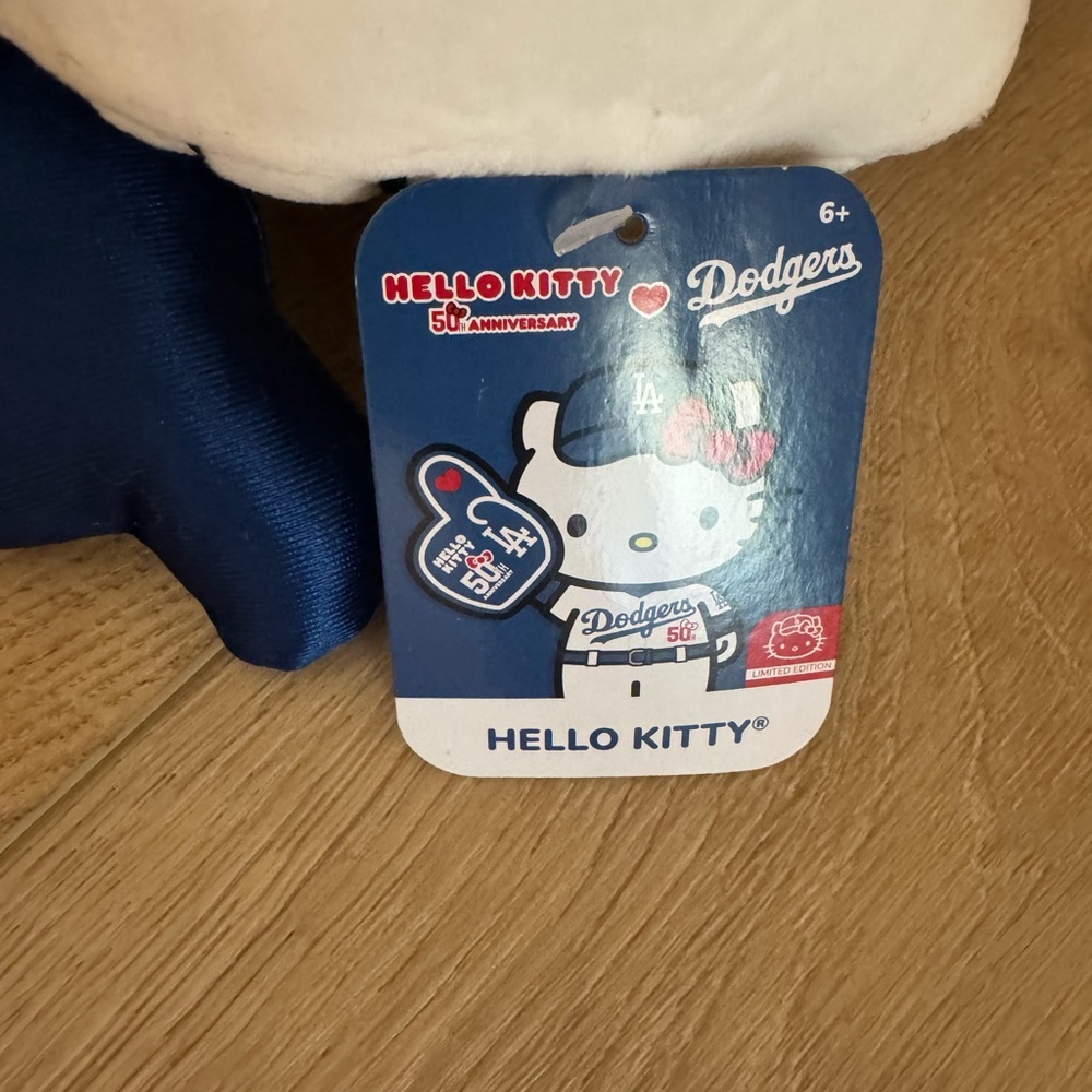 Los Angeles Dodgers Plush Hello Kitty 50th Anniversary Limited Edition - Picture 2 of 4